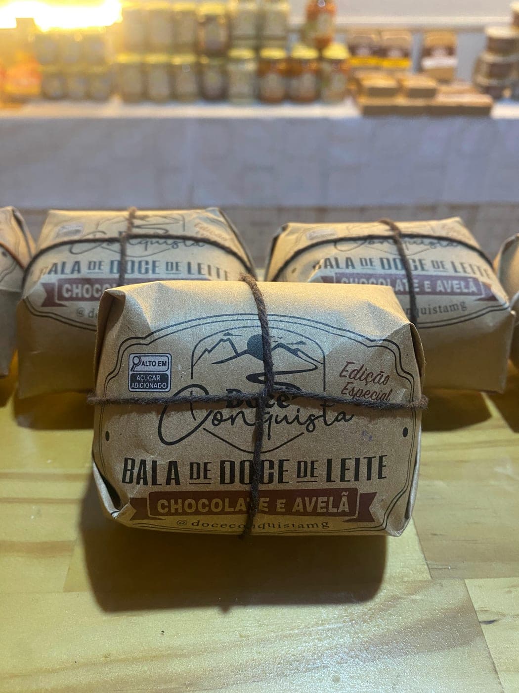 Bala de Doce de Leite · Chocolate com Avelã