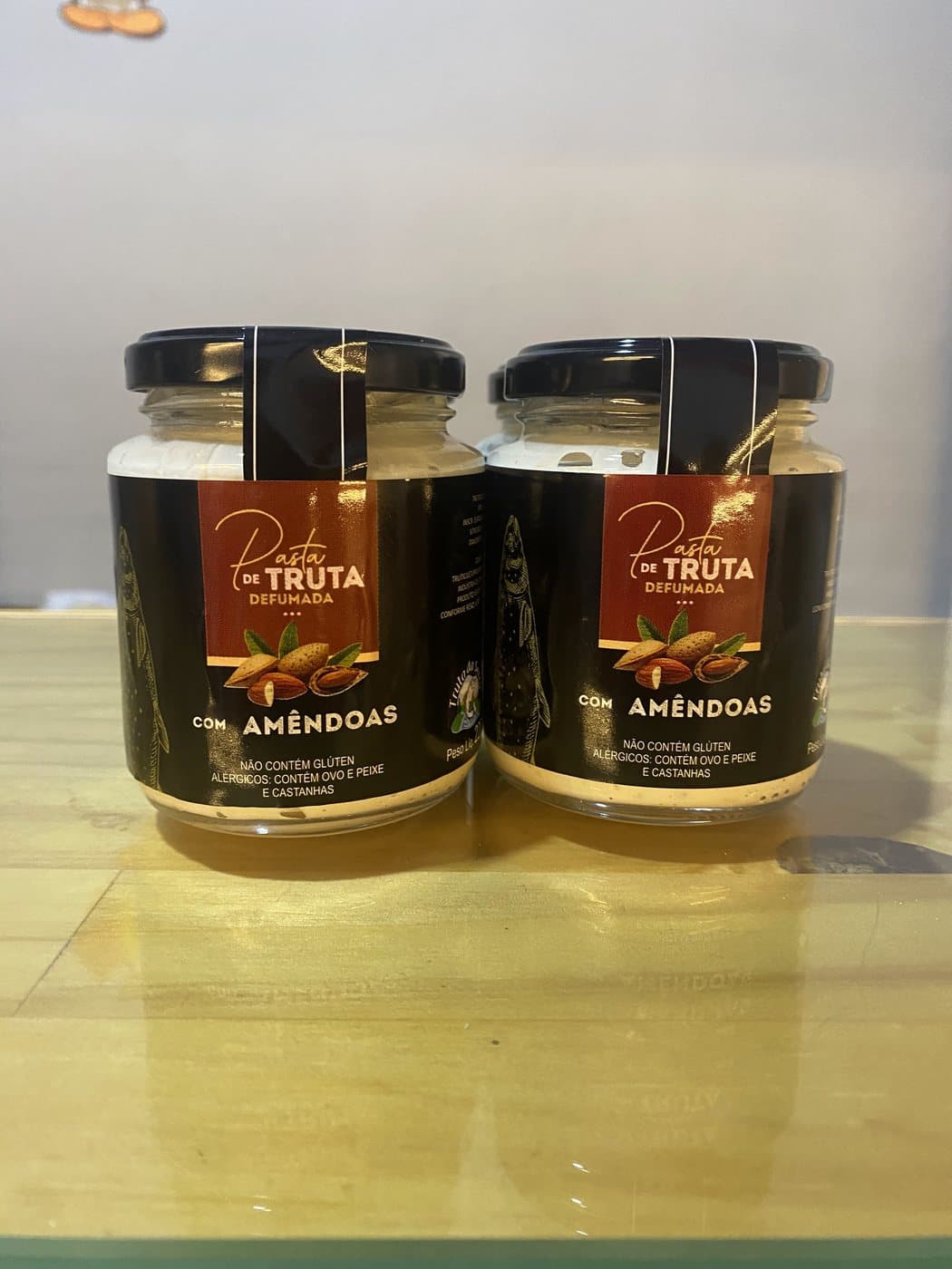 Pasta de Truta Defumada · Com Amêndoas